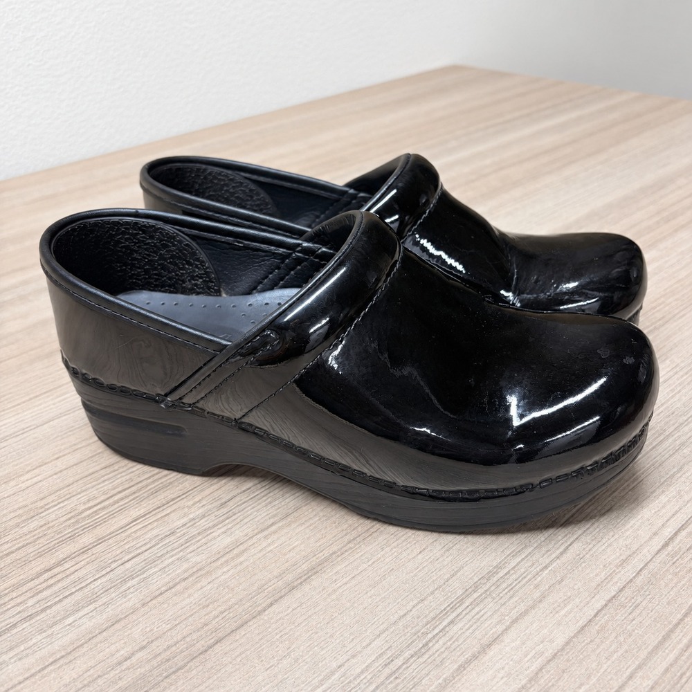 Dansko Professional Clogs 36 Black Patent Leather Comfort Workwear Slip On Nurse